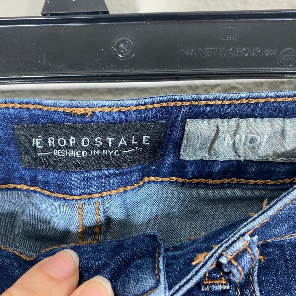 Aeropostale Midi Medium Wash Denim Jean Shorts 4 - Picture 6 of 9